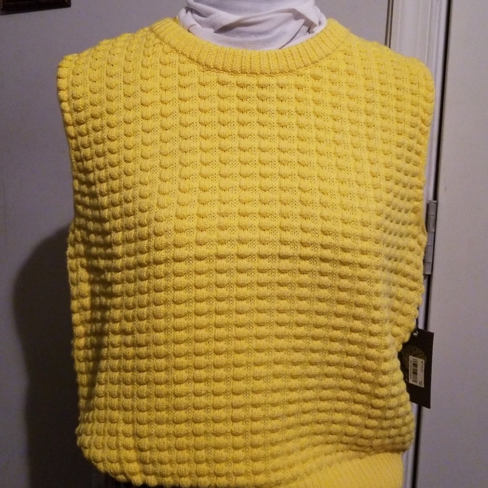 Vince camuto sleeveless sweater  -NWT